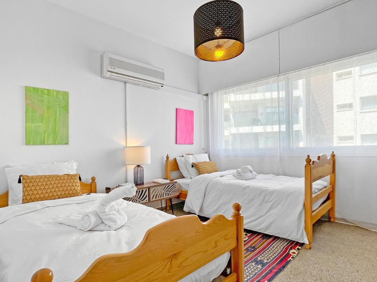2Br Seafront Apt In City Center With Community Pool Larnaca Exterior photo